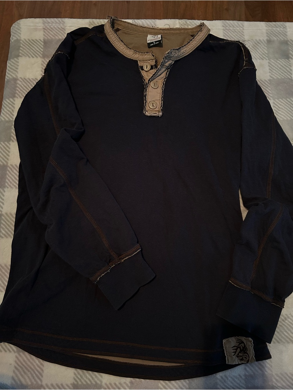 Legendary Whitetails Navy Long Sleeve Henley with Tan Trim size large